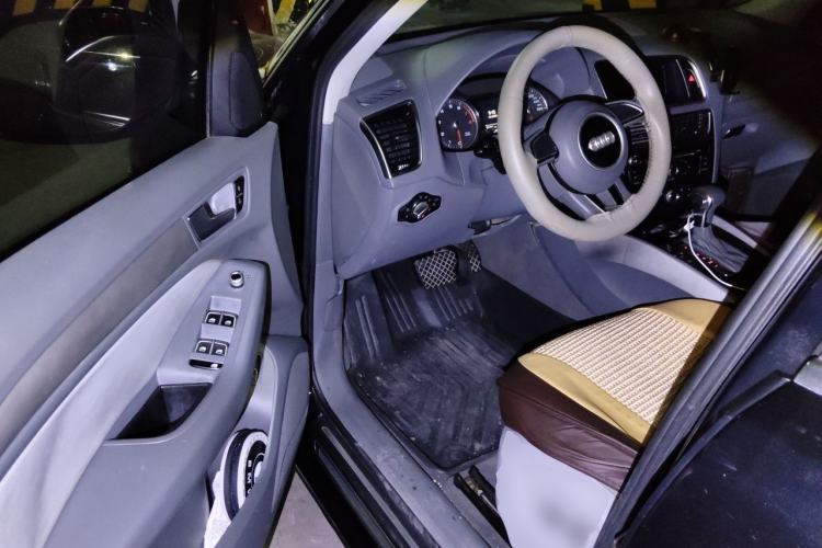Used Audi Q5 2013 40 TFSI Ambition Driver Seat