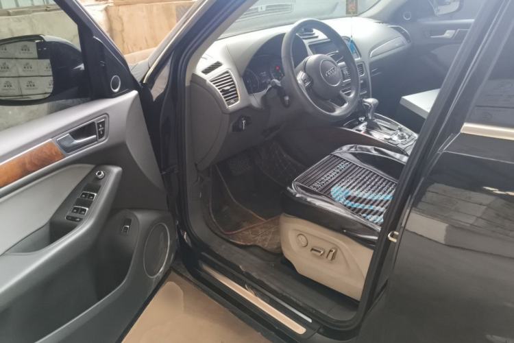 Used Audi Q5 2013 40 TFSI Comfort Edition Driver Seat