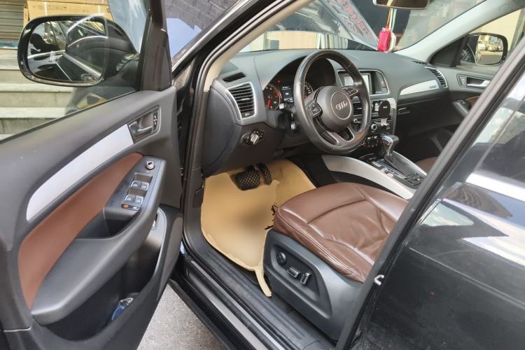 Used Audi Q5 2013 40 TFSI Technology Edition Driver Seat