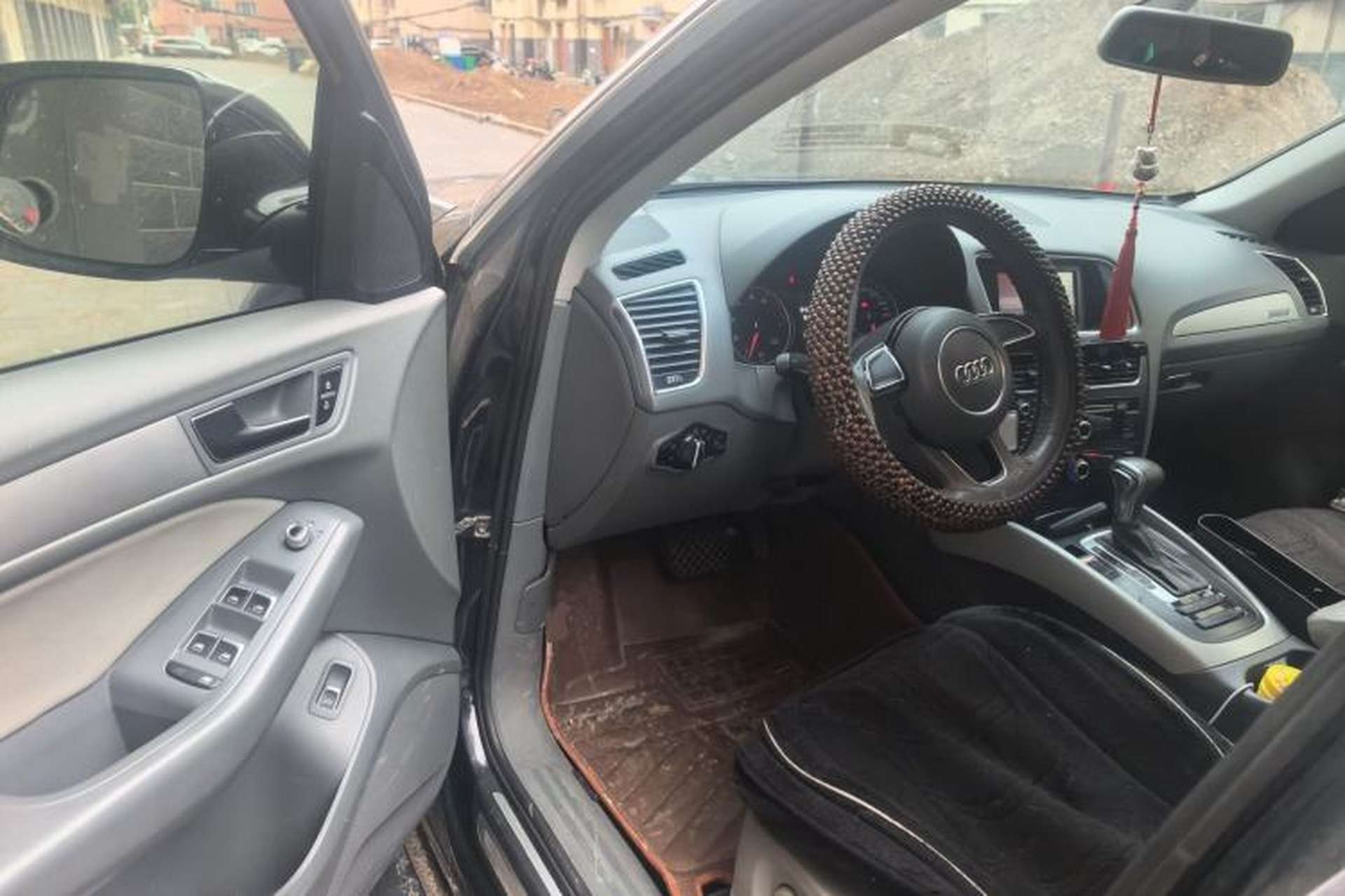 Used Audi Q5 2013 40 TFSI Technology Edition Driver Seat