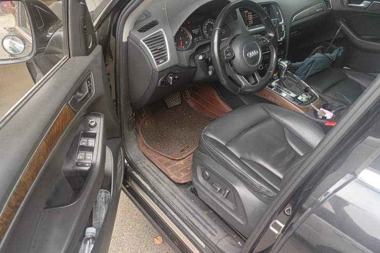 Used Audi Q5 2013 40 TFSI Comfort Edition Driver Seat