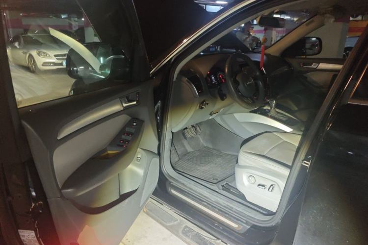 Used Audi Q5 2013 40 TFSI Technology Edition Driver Seat