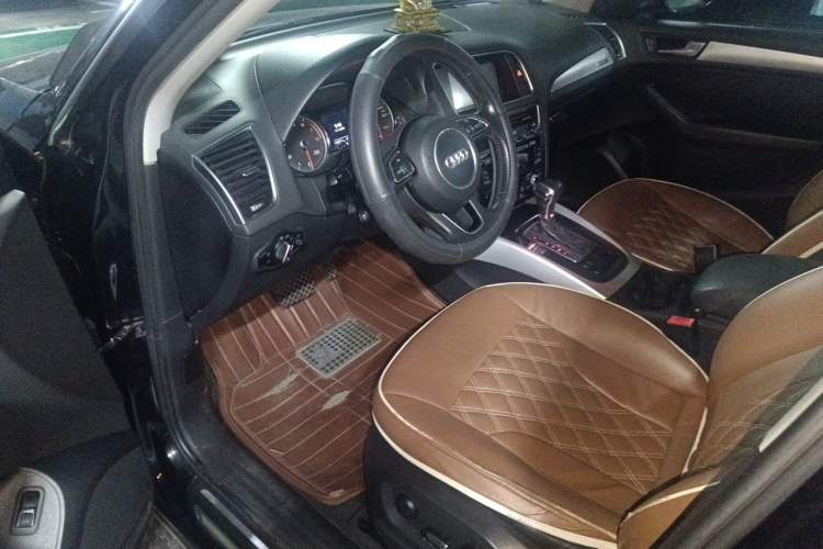 Used Audi Q5 2013 40 TFSI Technology Edition Driver Seat