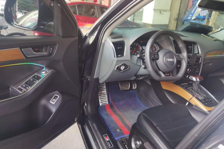 Used Audi Q5 2013 40 TFSI Ambition Driver Seat