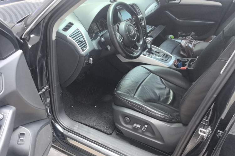 Used Audi Q5 2013 40 TFSI Technology Edition Driver Seat
