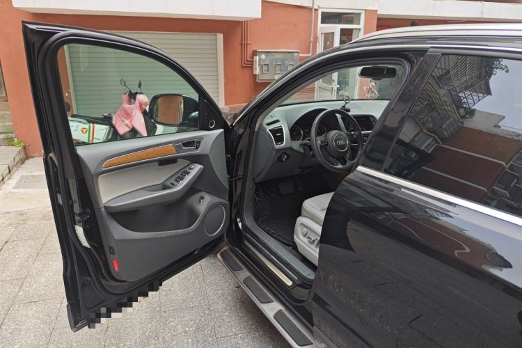 Used Audi Q5 2013 40 TFSI Luxury Model Driver Seat