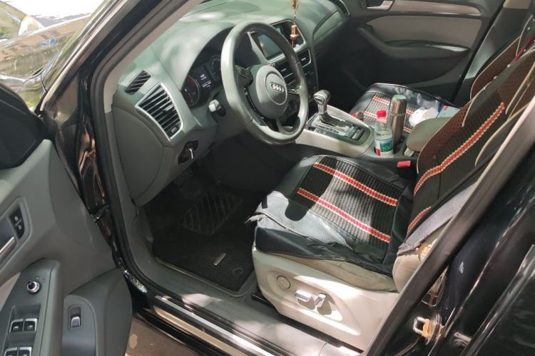 Used Audi Q5 2013 40 TFSI Ambition Driver Seat