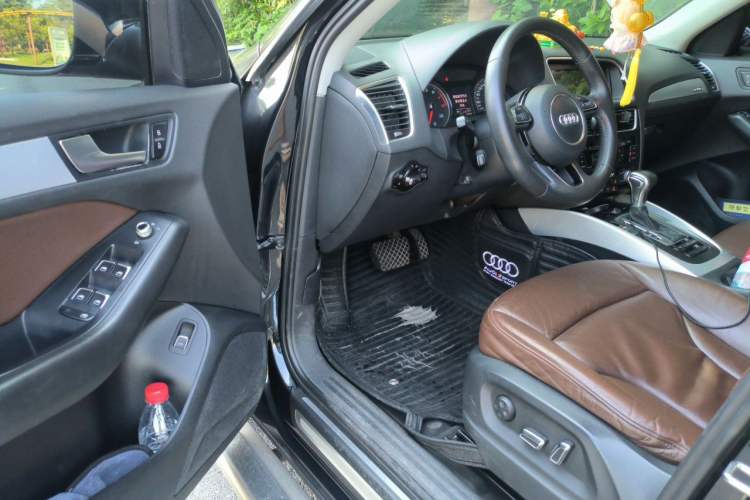 Used Audi Q5 2013 40 TFSI Technology Edition Driver Seat