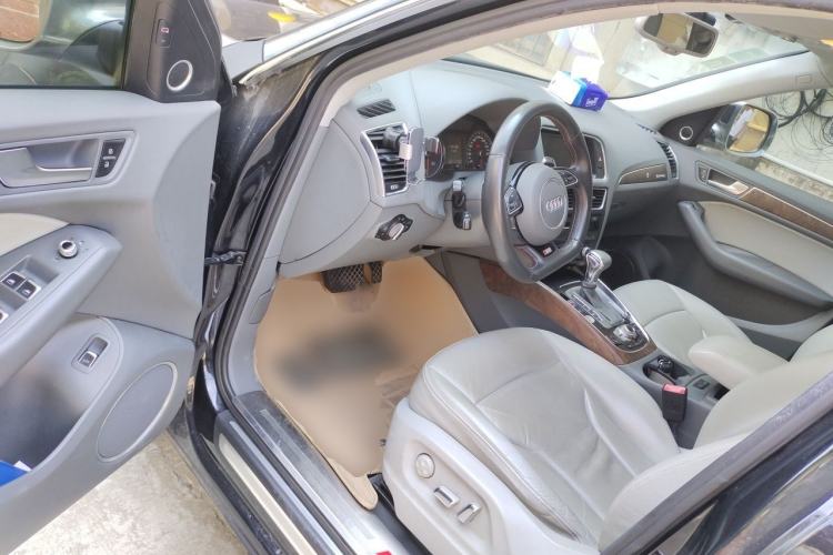 Used Audi Q5 2013 40 TFSI Comfort Edition Driver Seat