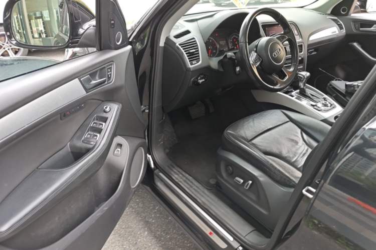 Used Audi Q5 2013 45 TFSI quattro Sport Edition Driver Seat