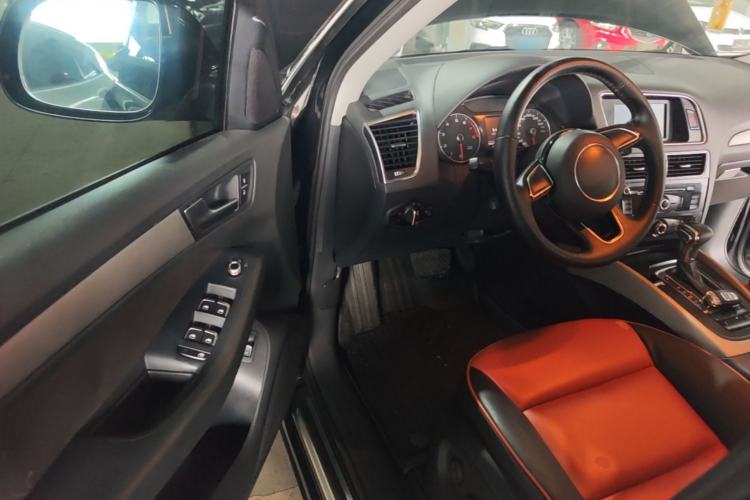 Used Audi Q5 2013 40 TFSI Ambition Driver Seat