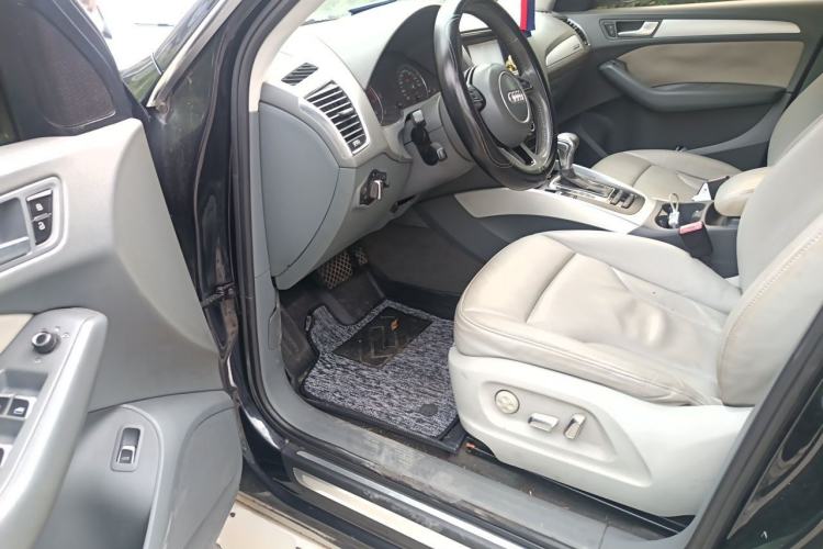 Used Audi Q5 2013 40 TFSI Technology Edition Driver Seat