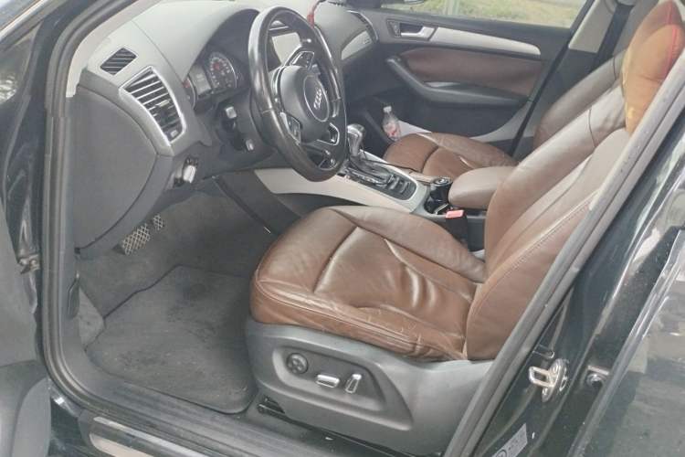 Used Audi Q5 2013 40 TFSI Technology Edition Driver Seat