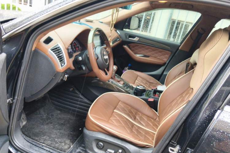 Used Audi Q5 2013 40 TFSI Ambition Driver Seat