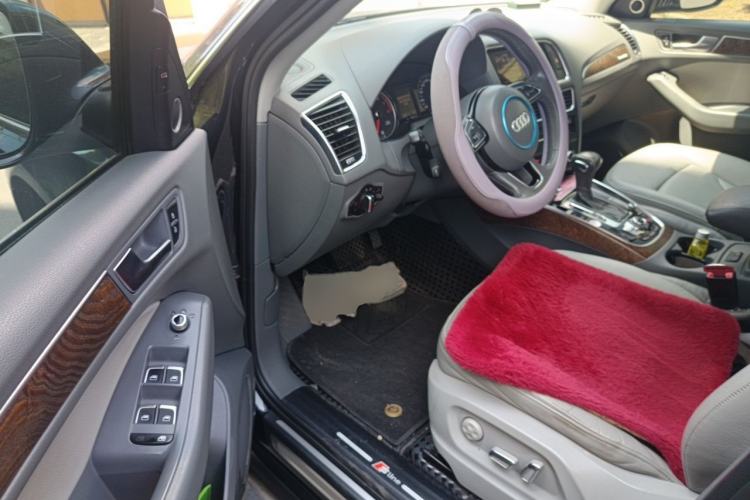 Used Audi Q5 2013 40 TFSI Technology Edition Driver Seat