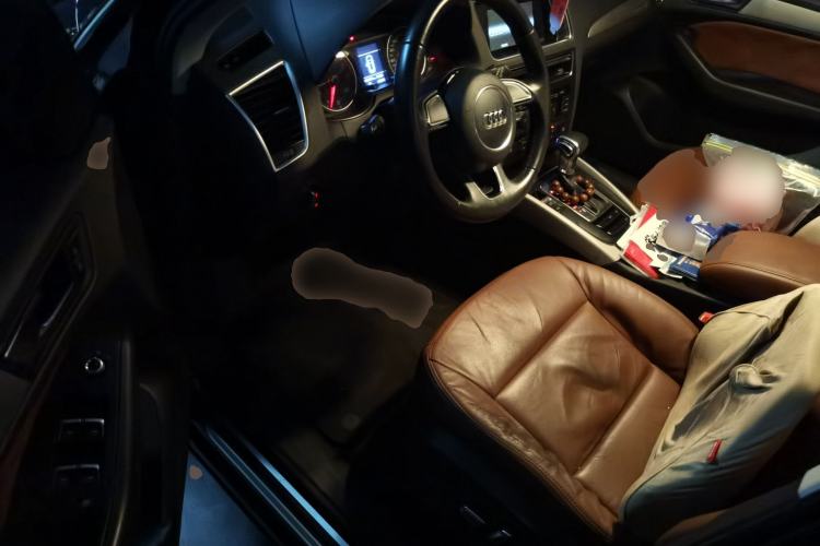 Used Audi Q5 2013 40 TFSI Ambition Driver Seat