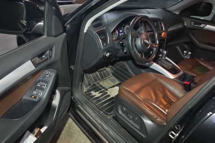 Used Audi Q5 2013 40 TFSI Technology Edition Driver Seat