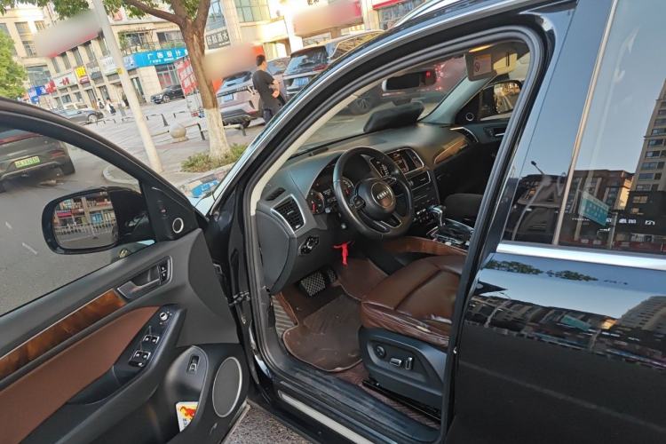 Used Audi Q5 2013 40 TFSI Comfort Edition Driver Seat