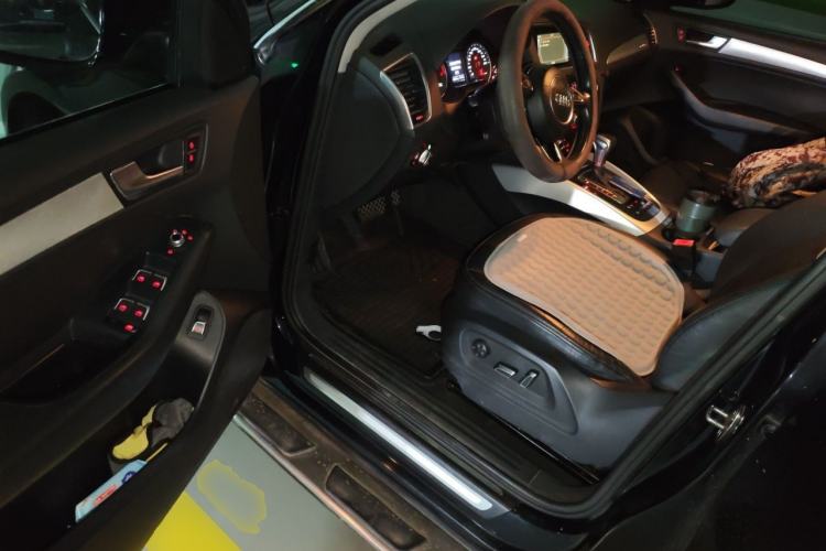 Used Audi Q5 2013 40 TFSI Technology Edition Driver Seat