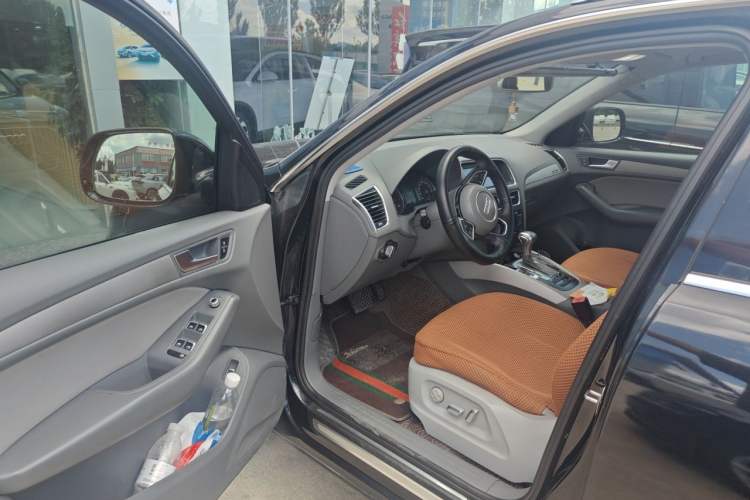 Used Audi Q5 2013 40 TFSI Technology Edition Driver Seat