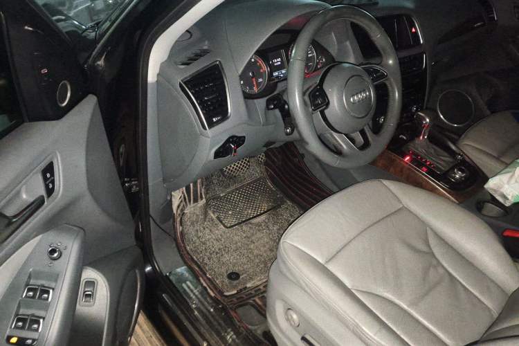 Used Audi Q5 2013 40 TFSI Comfort Edition Driver Seat