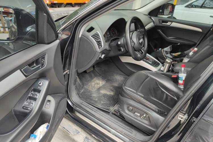 Used Audi Q5 2013 40 TFSI Technology Edition Driver Seat