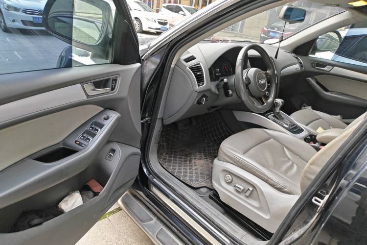Used Audi Q5 2013 40 TFSI Technology Edition Driver Seat