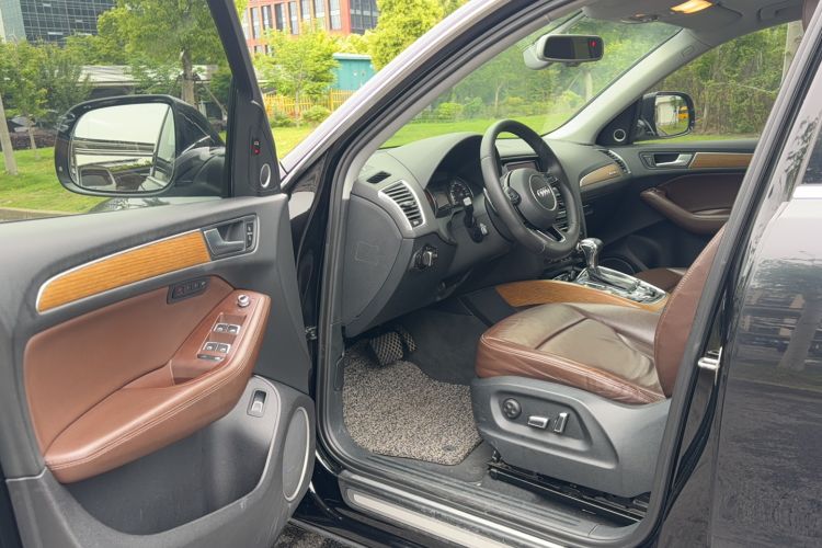 Used Audi Q5 2013 45 TFSI quattro off-road version Driver Seat