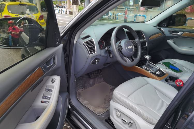 Used Audi Q5 2013 45 TFSI quattro off-road version Driver Seat