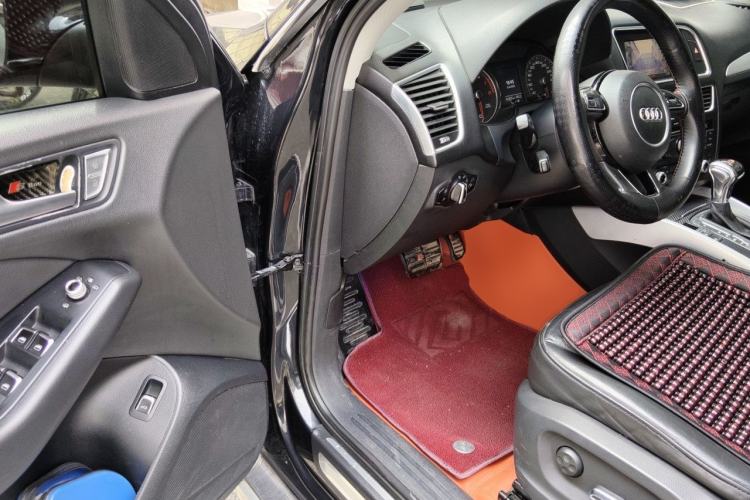 Used Audi Q5 2013 40 TFSI Technology Edition Driver Seat
