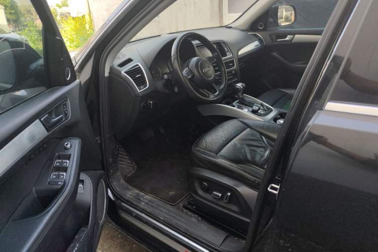 Used Audi Q5 2013 45 TFSI quattro Sport Edition Driver Seat