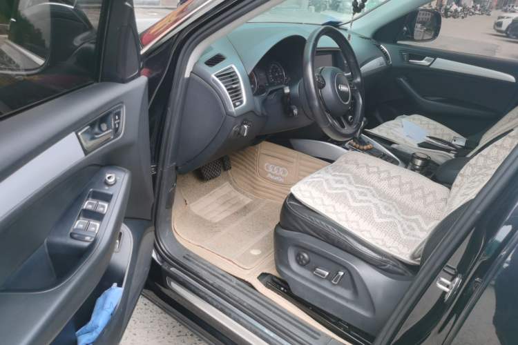 Used Audi Q5 2013 40 TFSI Technology Edition Driver Seat