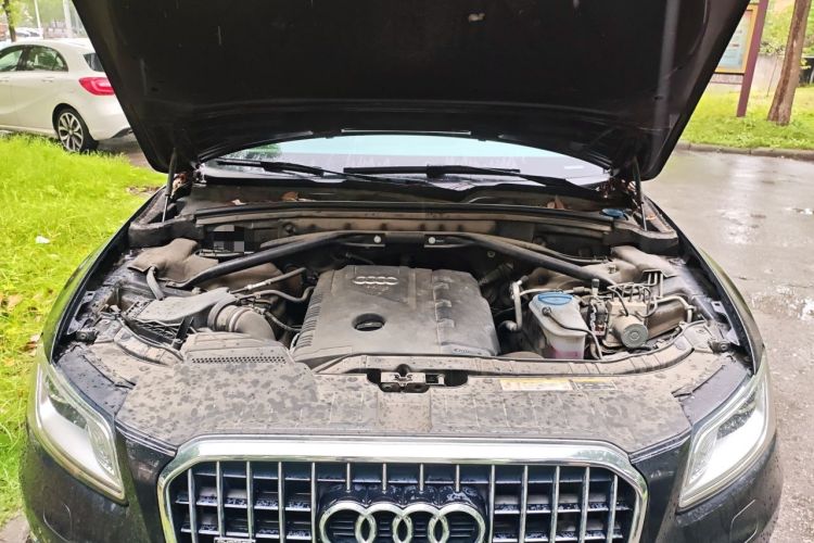 Used Audi Q5 2013 40 TFSI Ambition Engine Bay