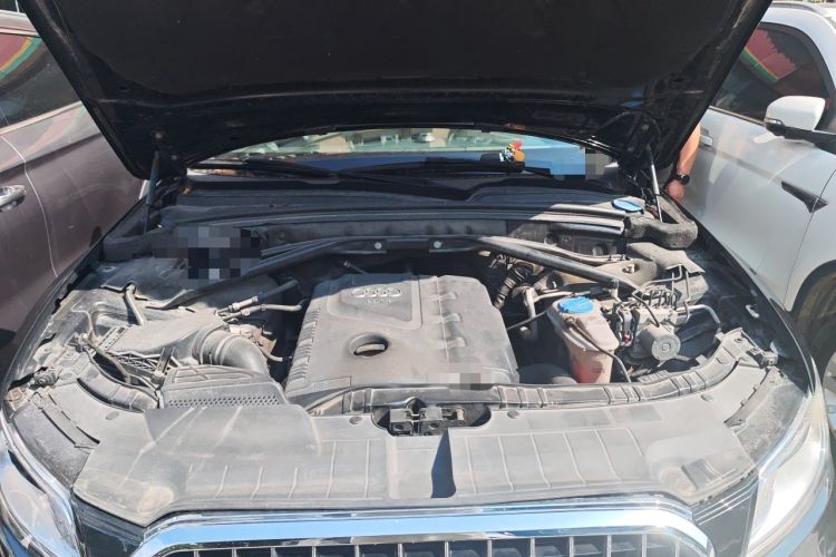 Used Audi Q5 2013 40 TFSI Technology Edition Engine Bay