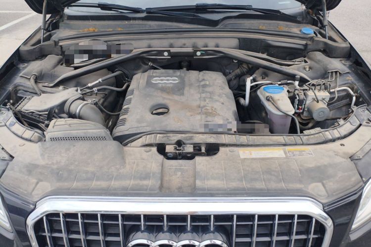 Used Audi Q5 2013 40 TFSI Comfort Edition Engine Bay