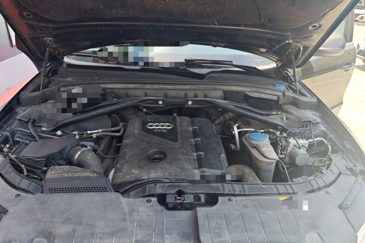 Used Audi Q5 2013 40 TFSI Technology Edition Engine Bay