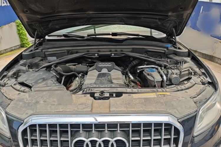 Used Audi Q5 2013 45 TFSI quattro Sport Edition Engine Bay