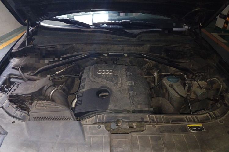 Used Audi Q5 2013 40 TFSI Technology Edition Engine Bay