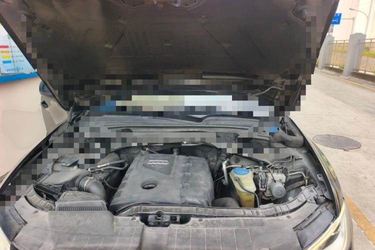 Used Audi Q5 2013 40 TFSI Technology Edition Engine Bay
