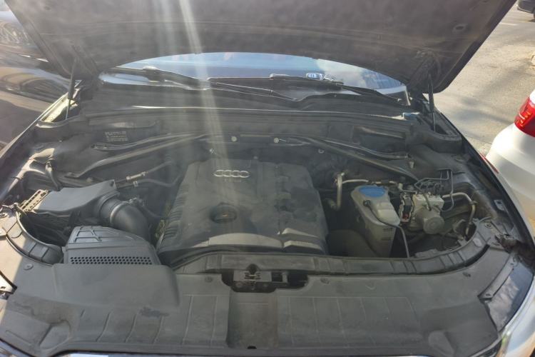 Used Audi Q5 2013 40 TFSI Comfort Edition Engine Bay