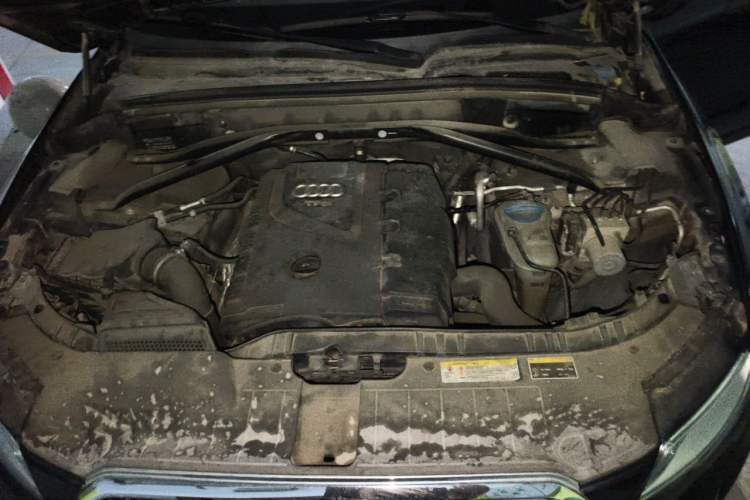 Used Audi Q5 2013 40 TFSI Ambition Engine Bay