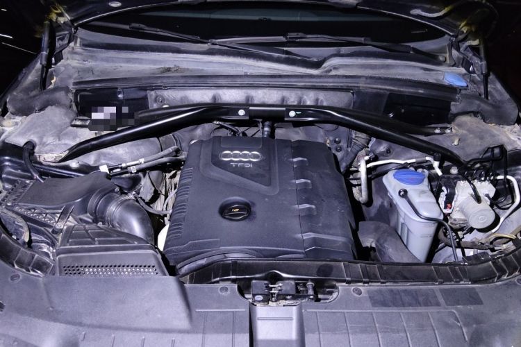 Used Audi Q5 2013 40 TFSI Ambition Engine Bay