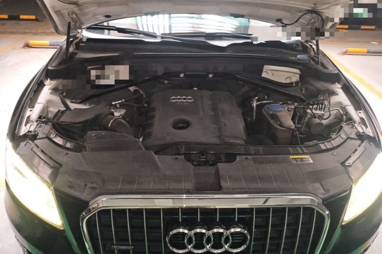 Used Audi Q5 2013 40 TFSI Ambition Engine Bay