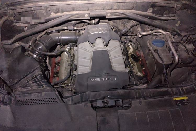 Used Audi Q5 2013 45 TFSI quattro Sport Edition Engine Bay
