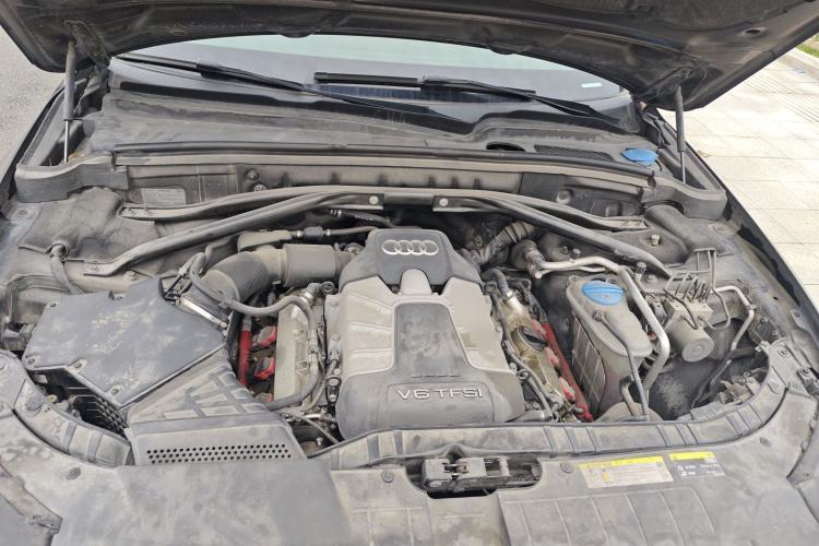 Used Audi Q5 2013 45 TFSI quattro Sport Edition Engine Bay