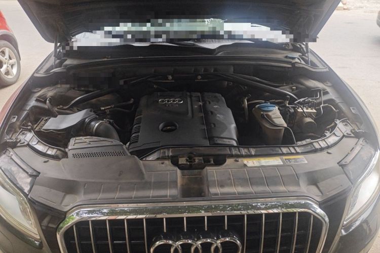 Used Audi Q5 2013 40 TFSI Comfort Edition Engine Bay