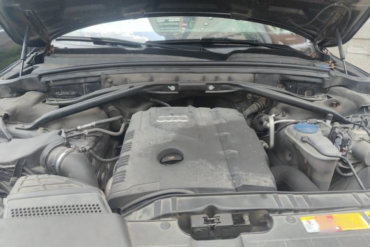Used Audi Q5 2013 40 TFSI Technology Edition Engine Bay