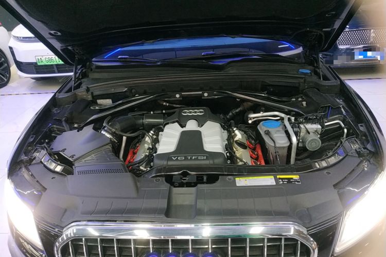 Used Audi Q5 2013 45 TFSI quattro Sport Edition Engine Bay