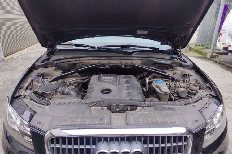 Used Audi Q5 2013 40 TFSI Technology Edition Engine Bay