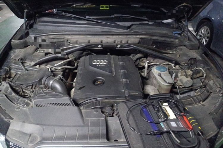 Used Audi Q5 2013 40 TFSI Technology Edition Engine Bay